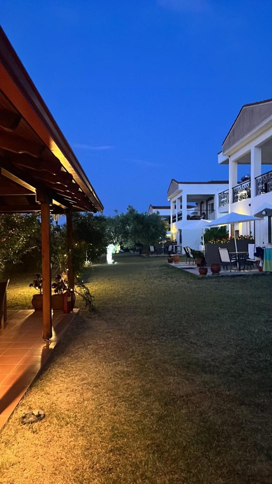 Deres Apartments Hanioti Ngoại thất bức ảnh